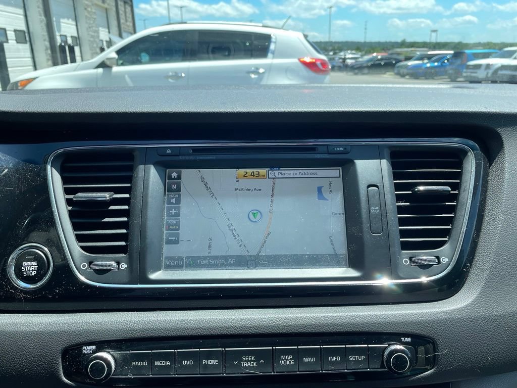 Used 2018 Kia Sedona SX FWD image 16