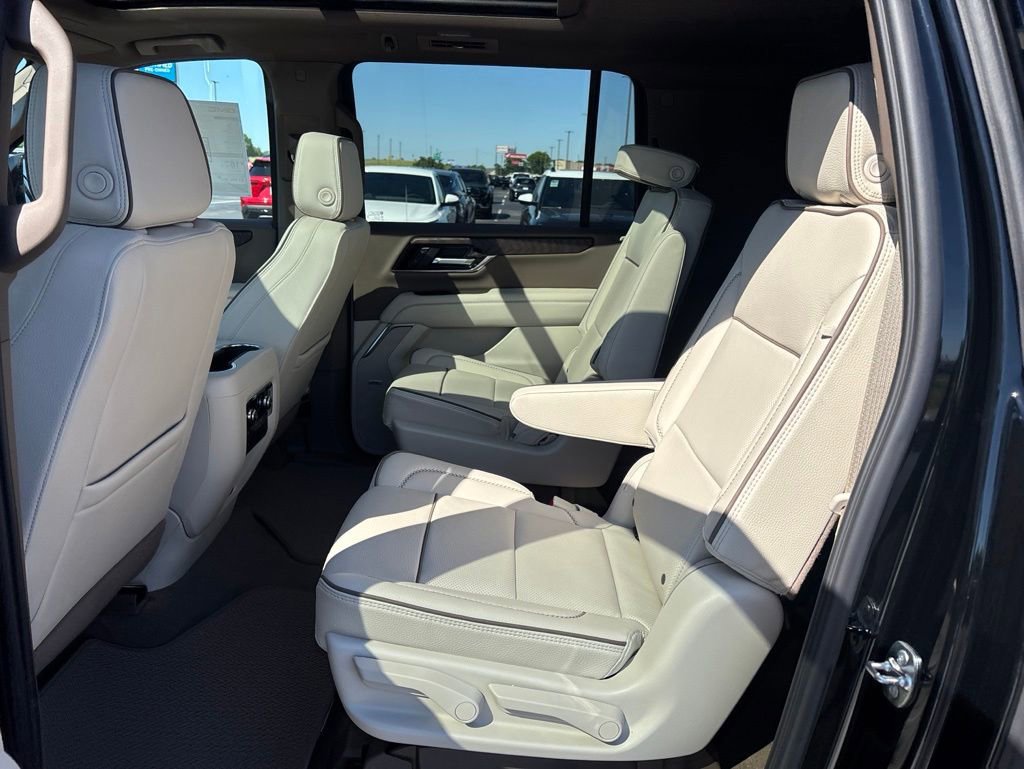 New 2026 GMC Yukon XL Denali w/ Sun & Power Step Package AWD/4WD image 12