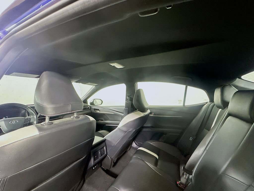 Used 2025 Toyota Camry SE image 13