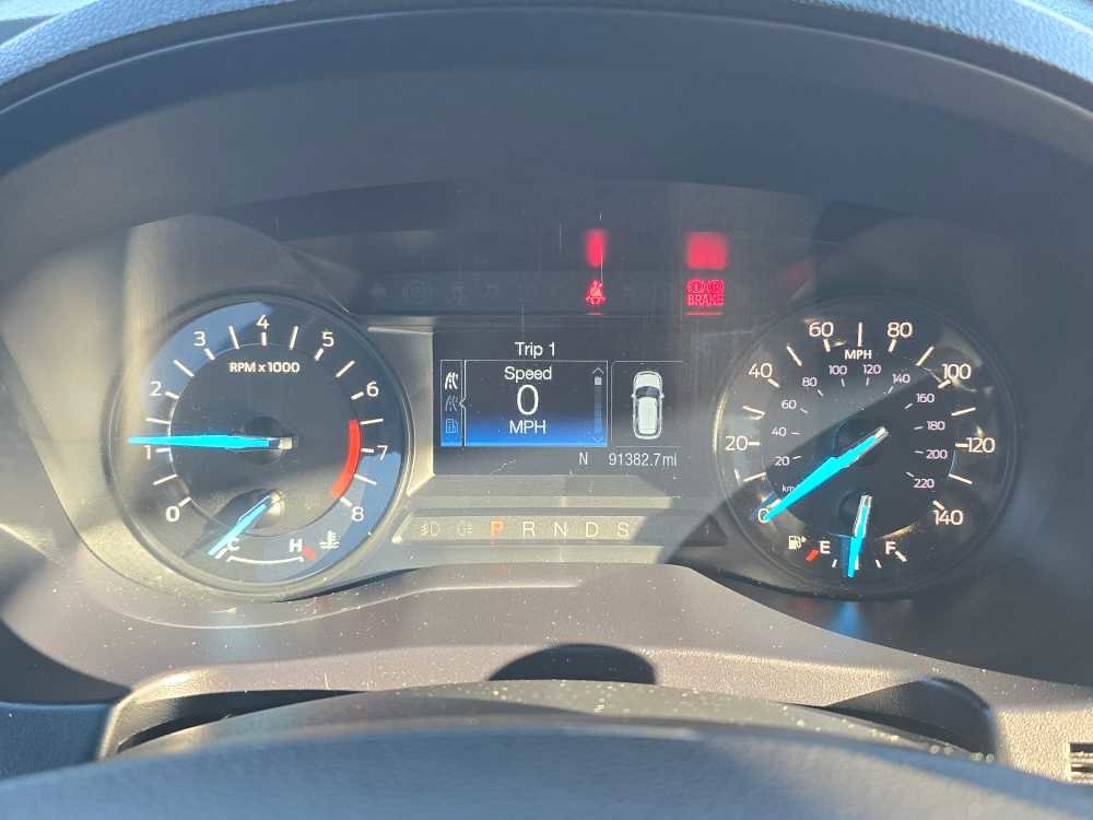 Used 2016 Ford Explorer XLT image 21