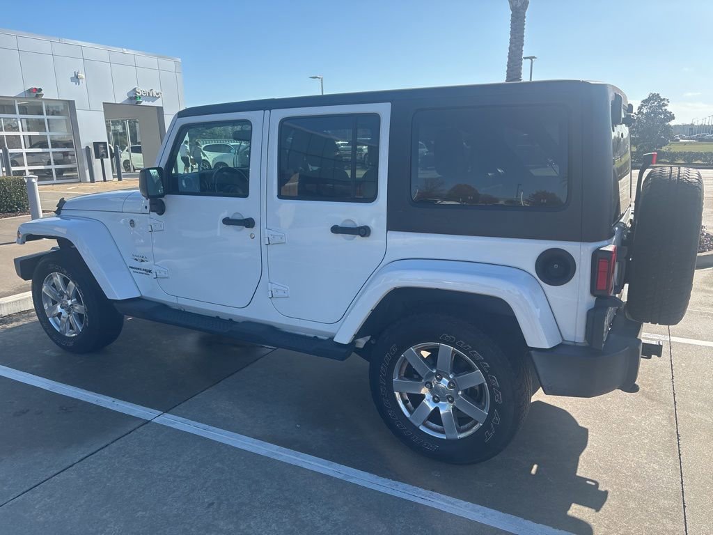 Used 2018 Jeep Wrangler Unlimited Sahara w/ Connectivity Group image 2