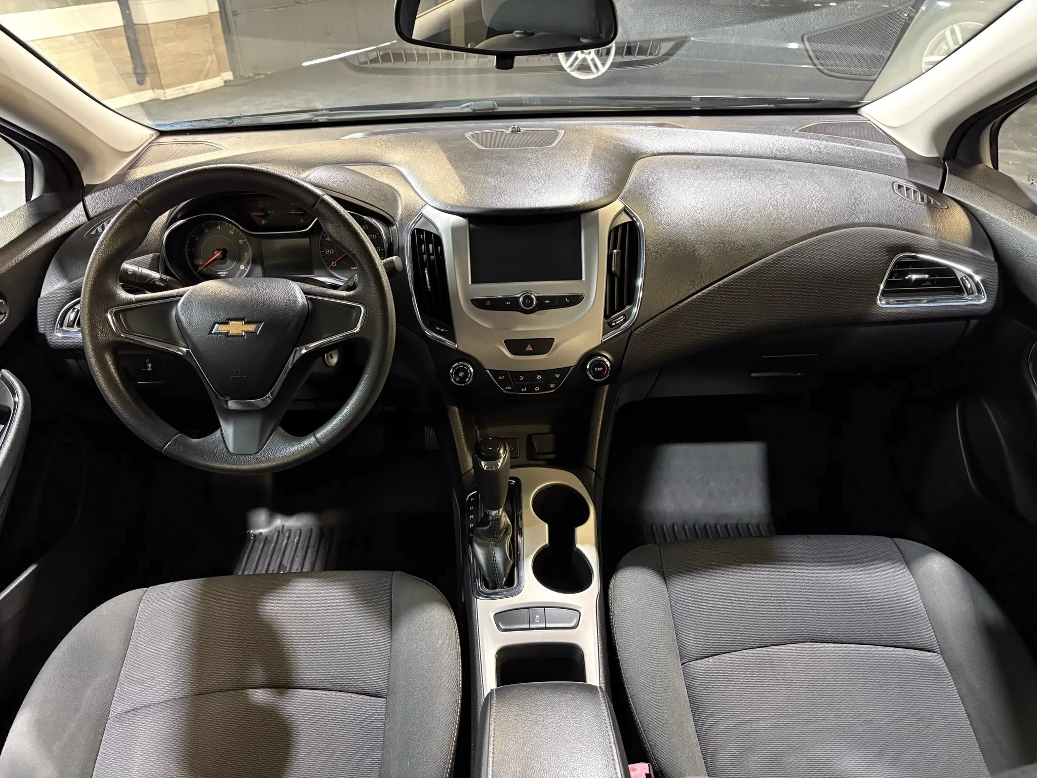 Used 2017 Chevrolet Cruze LS FWD image 12