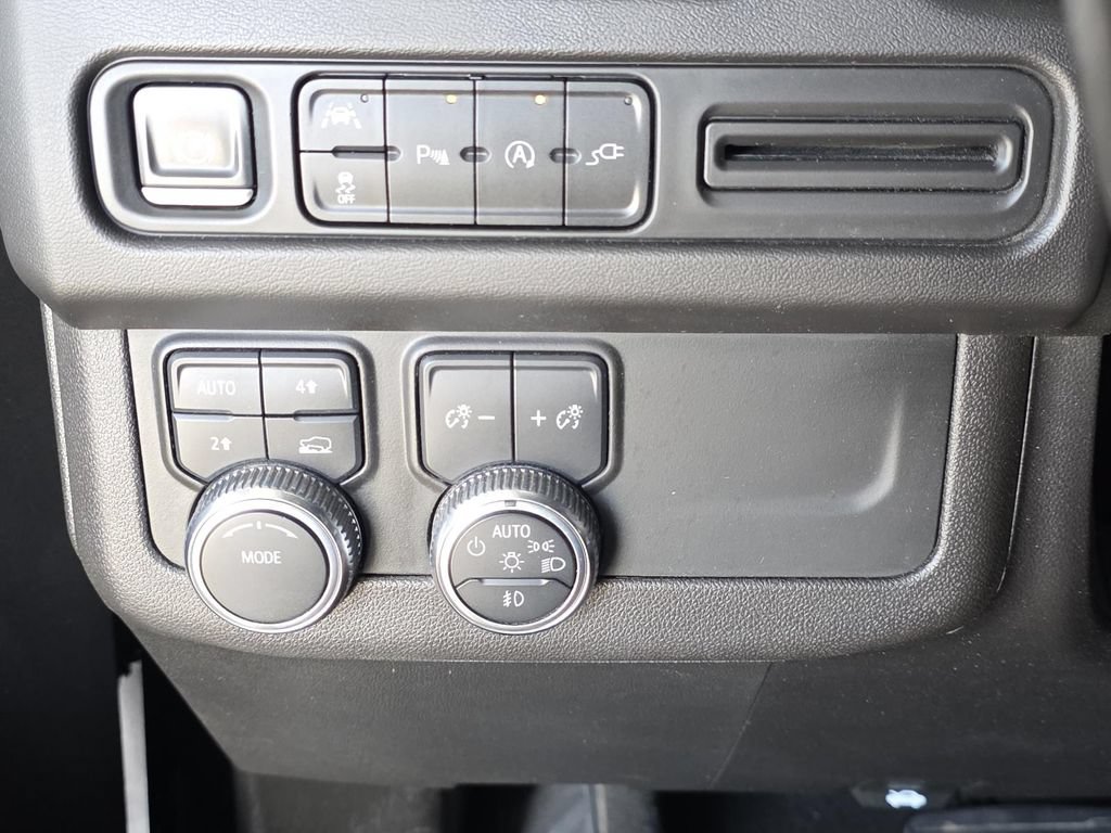 Used 2021 GMC Yukon SLT w/ SLT Premium Package AWD/4WD image 29