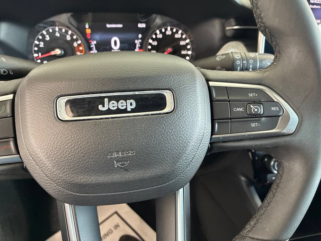 Used 2024 Jeep Compass Latitude AWD/4WD image 26