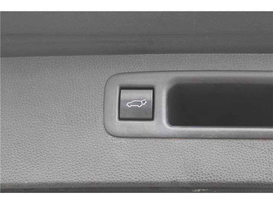 Used 2021 Toyota Highlander XLE AWD/4WD image 37