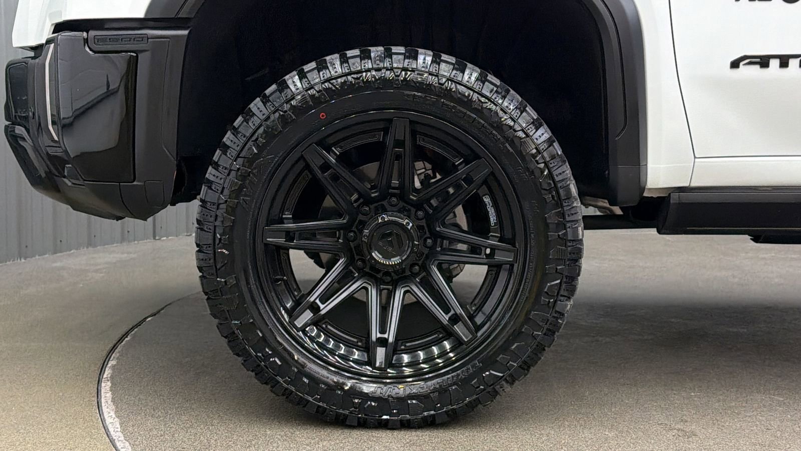 Used 2024 GMC Sierra 2500 AT4X image 10