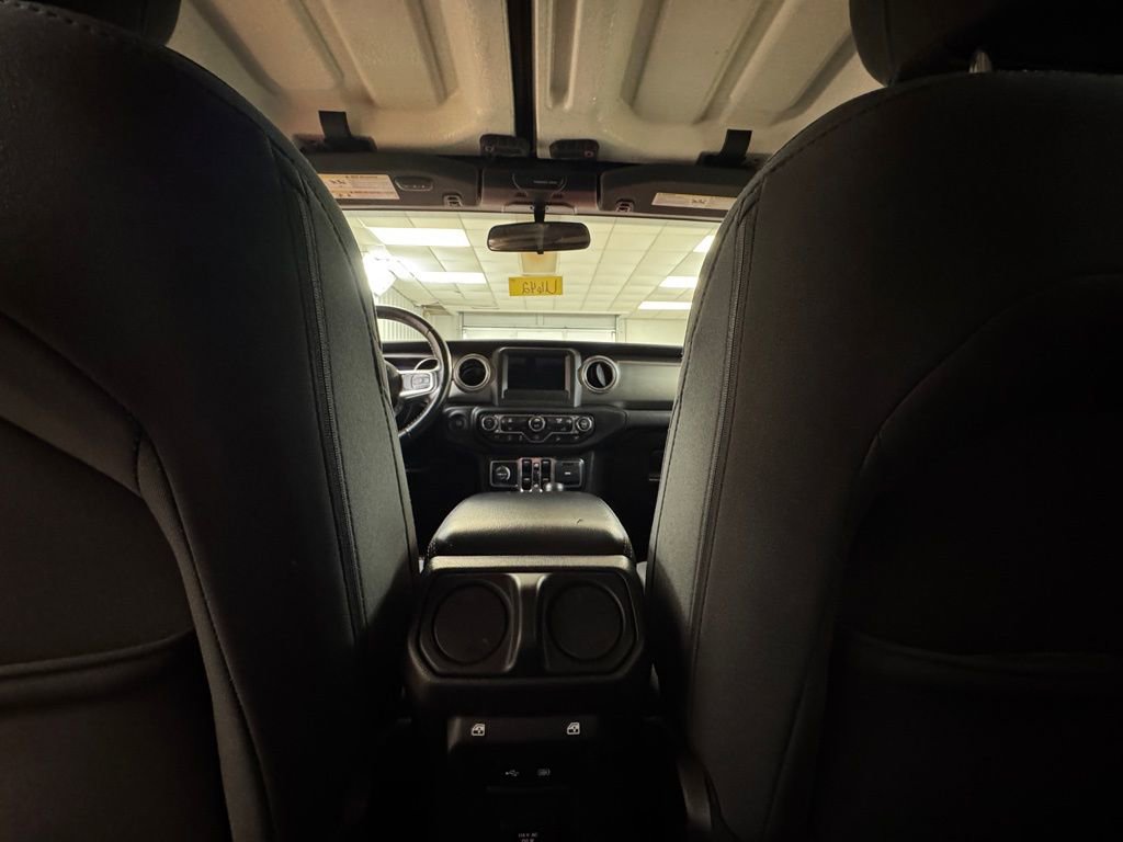 Used 2019 Jeep Wrangler Unlimited Sahara image 18