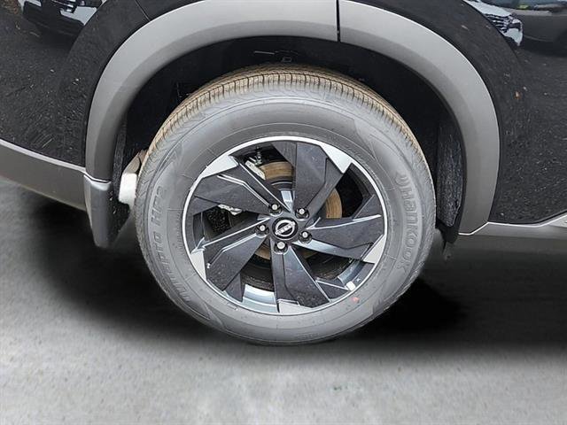 New 2025 Nissan Rogue SV image 4