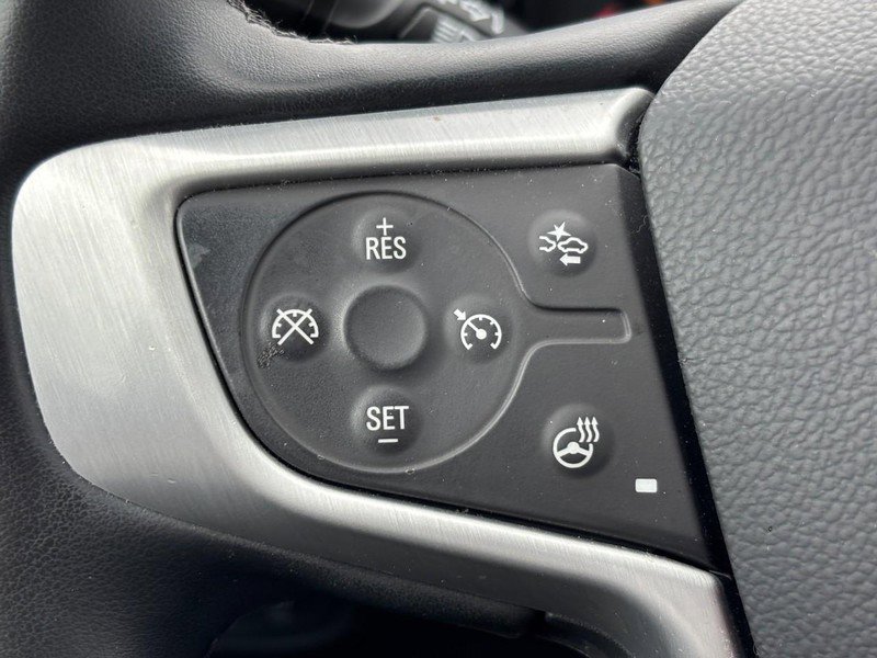 Used 2023 GMC Terrain SLT image 18