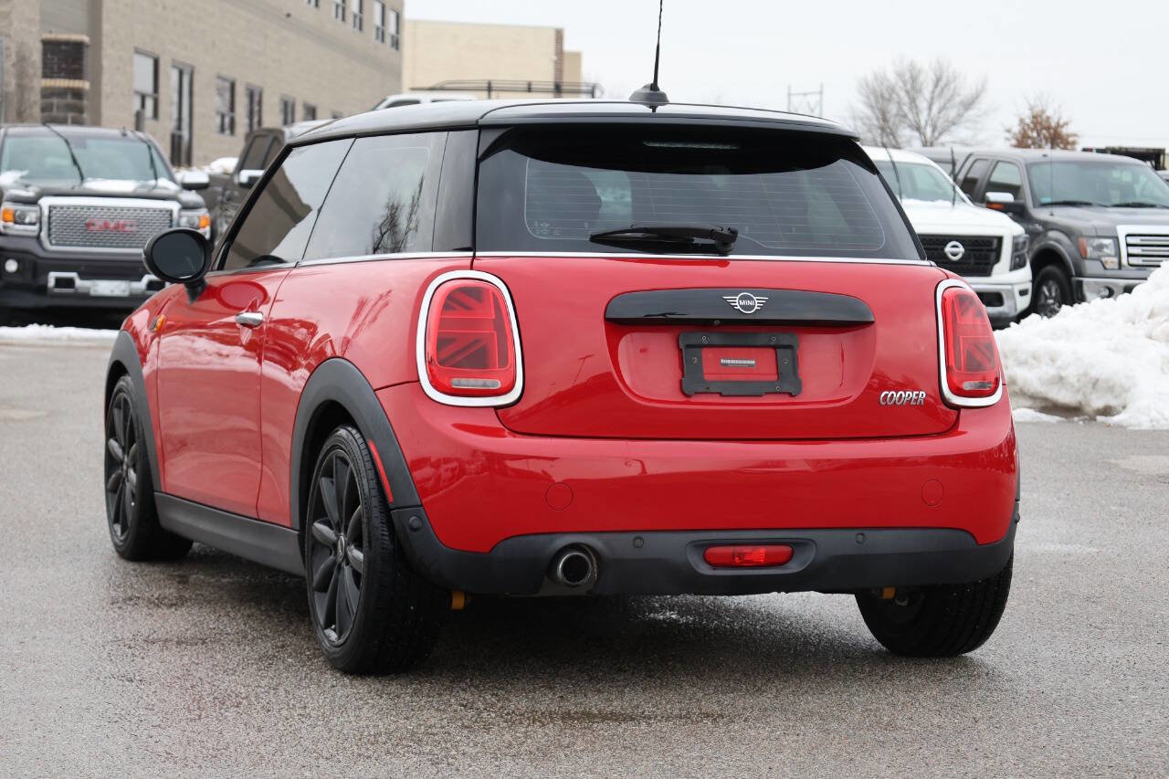 Used 2019 MINI Cooper 2-Door Hardtop image 11