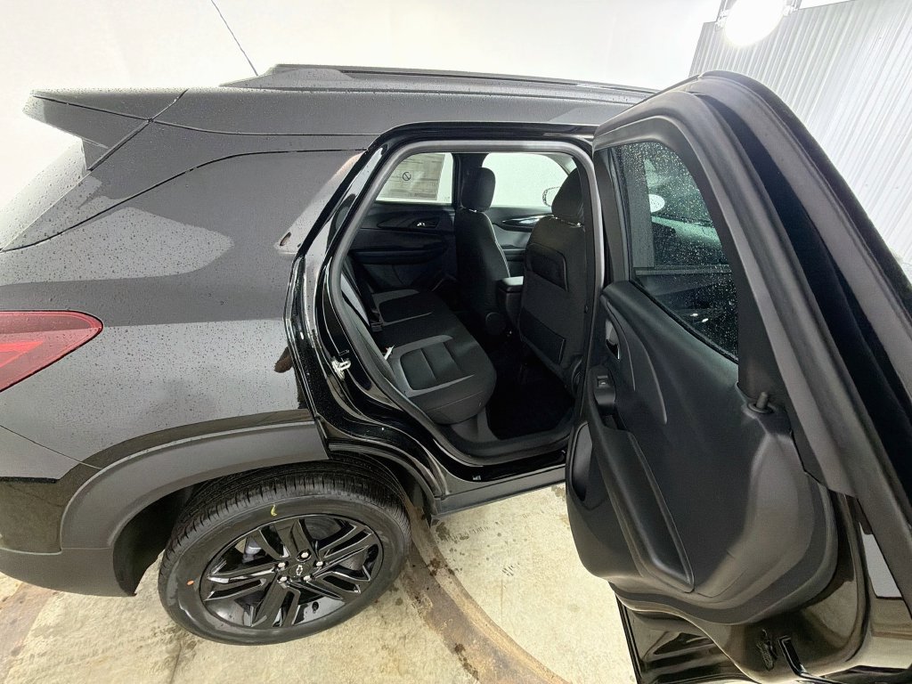 New 2026 Chevrolet TrailBlazer LT w/ Midnight Edition AWD/4WD image 18