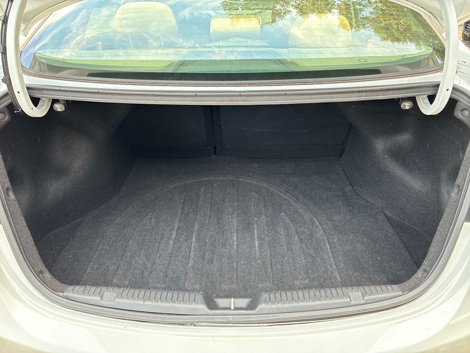 Used 2013 Hyundai Elantra GLS FWD image 12