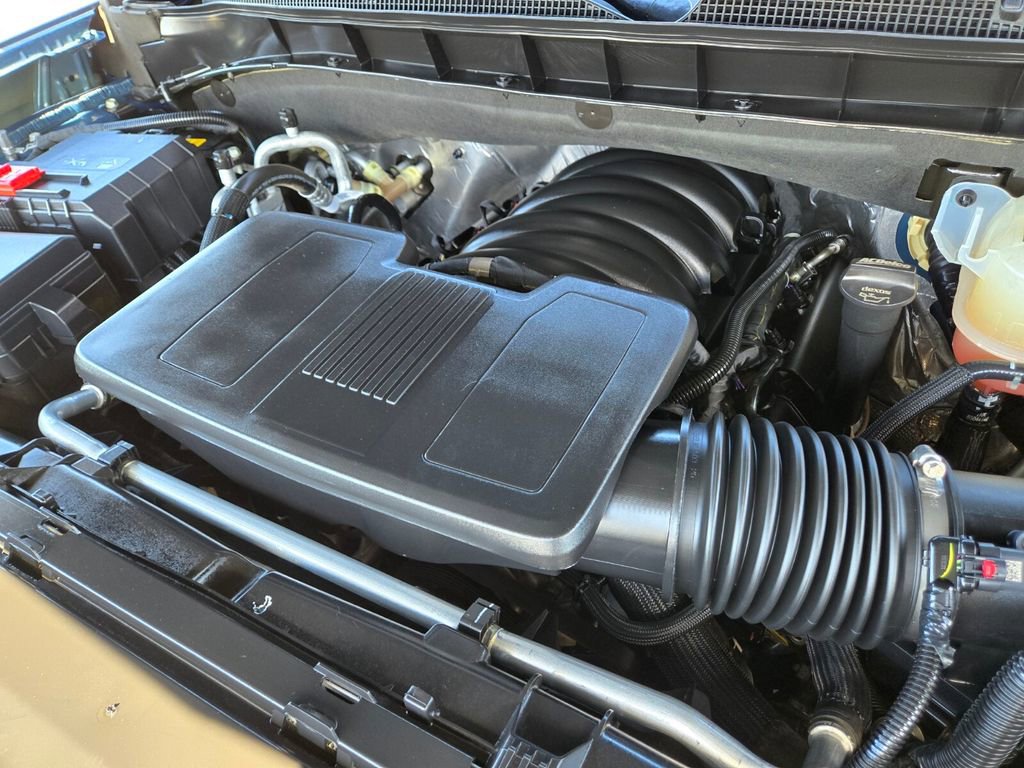 Used 2025 Chevrolet Tahoe LT AWD/4WD image 18