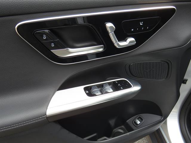 Used 2026 Mercedes-Benz GLC 300 4MATIC image 9