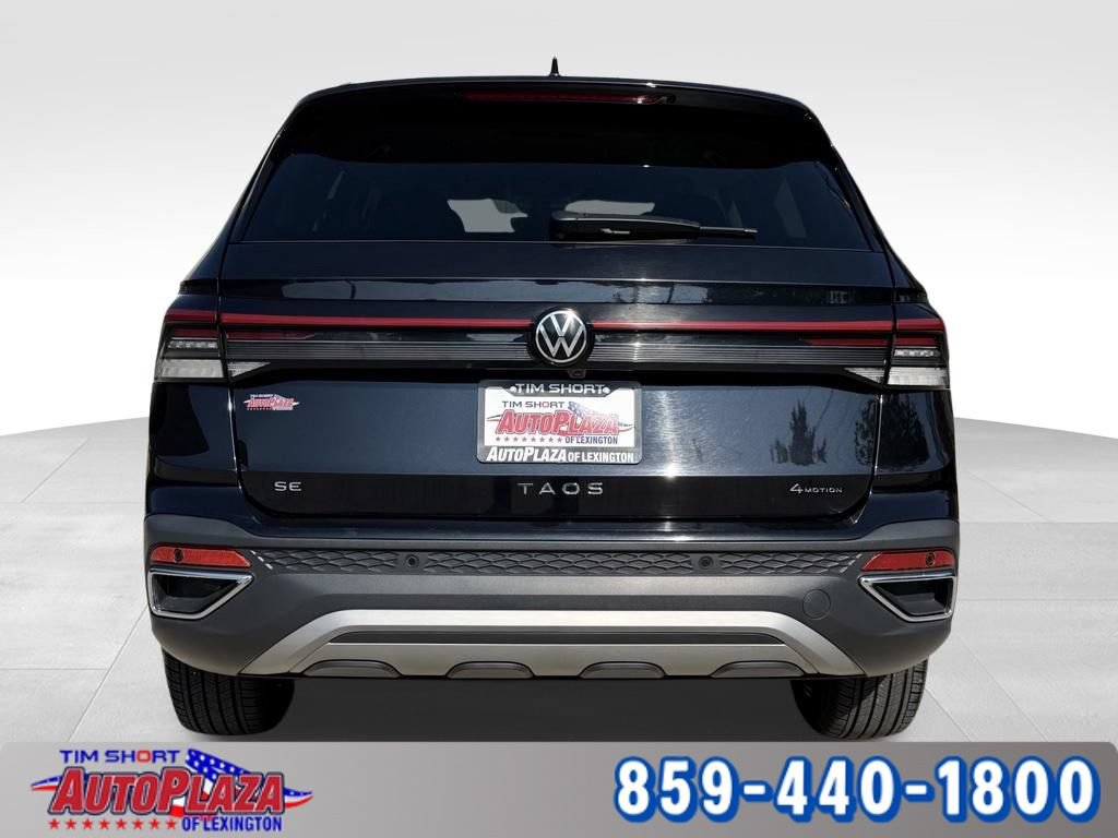 Used 2025 Volkswagen Taos SE AWD/4WD image 11