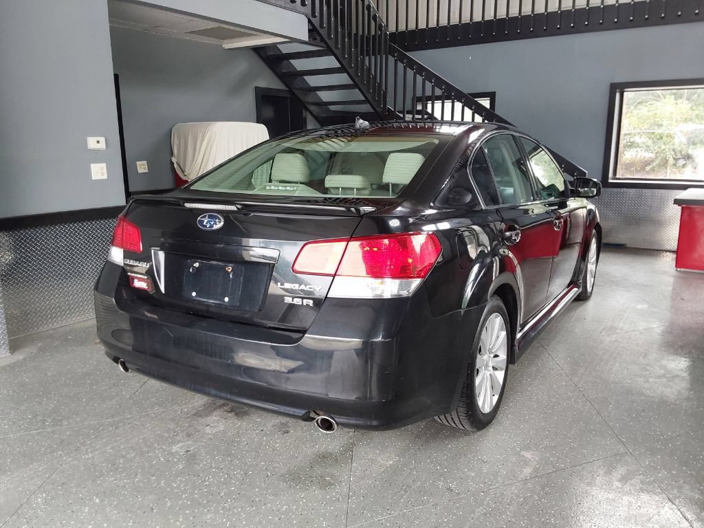 Used 2011 Subaru Legacy 3.6R Premium w/ Appearance Package 1G AWD/4WD image 9