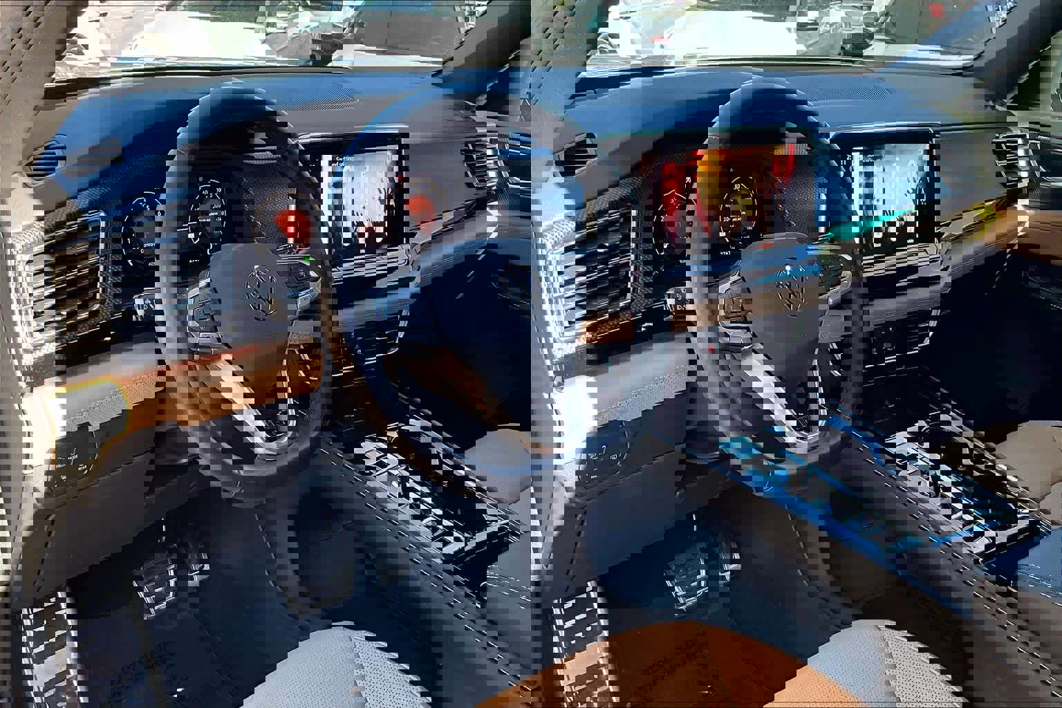 Used 2024 Volkswagen Atlas Cross Sport SEL R-Line image 17