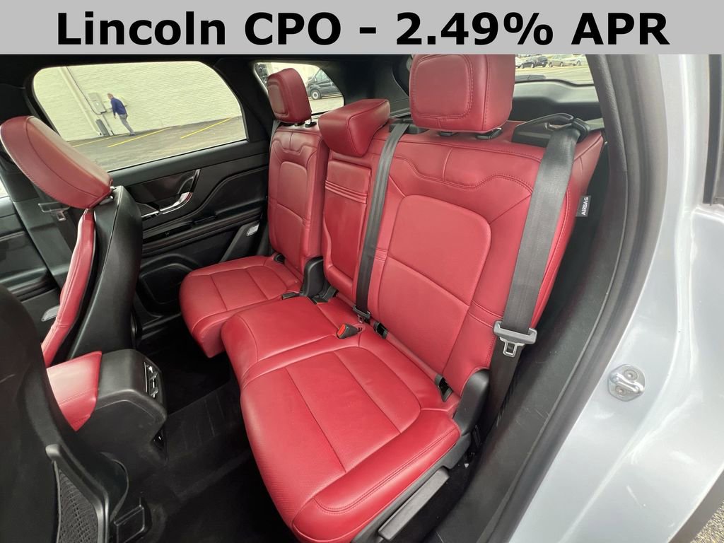 Used 2025 Lincoln Corsair Reserve w/ Rear Removable Package Tray image 31
