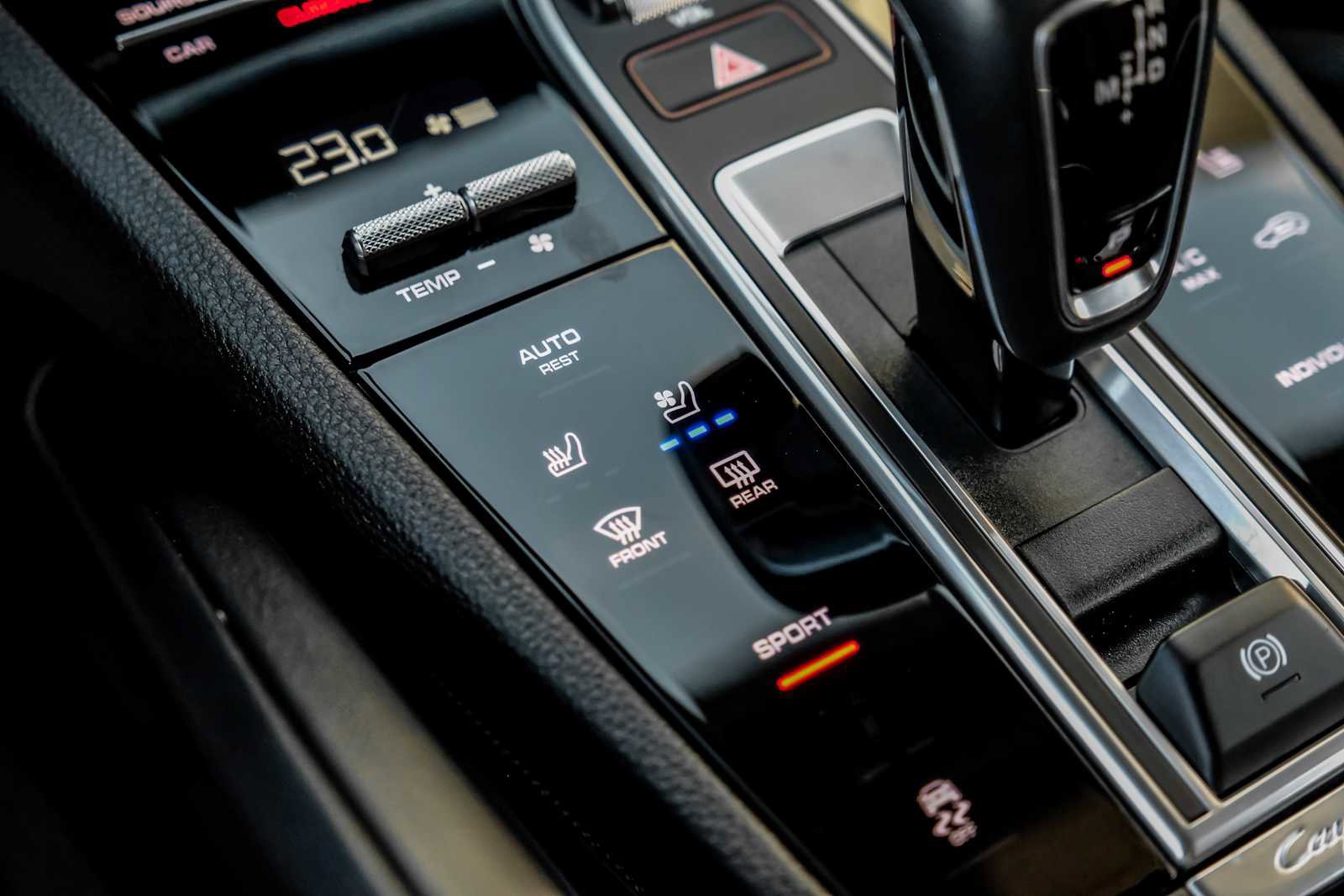 Used 2022 Porsche Cayenne image 22