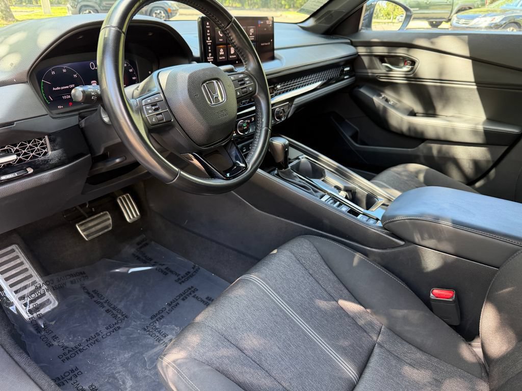 Used 2024 Honda Accord Sport image 9