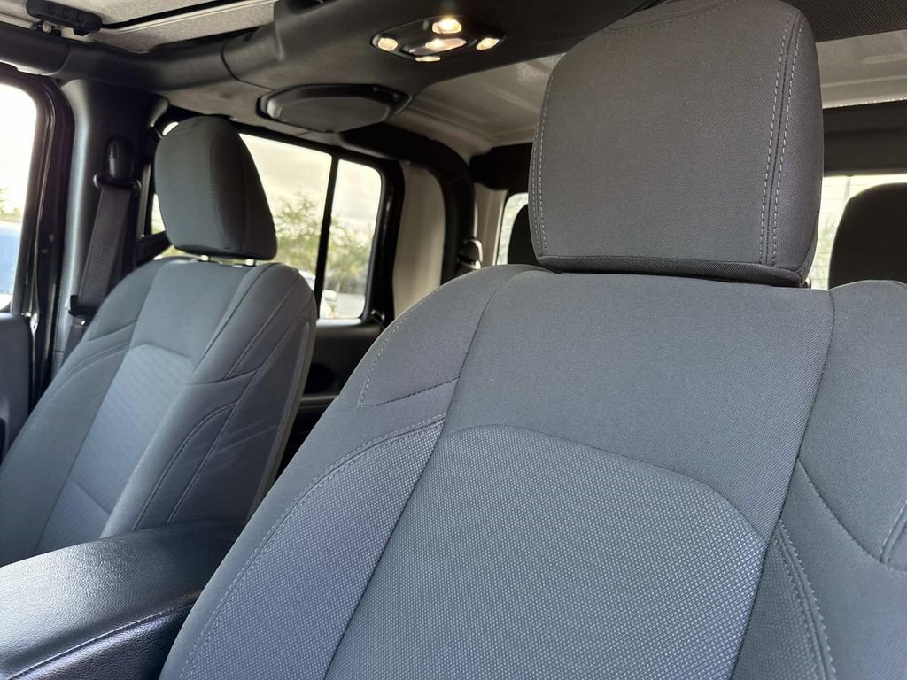 Used 2022 Jeep Gladiator Sport image 29