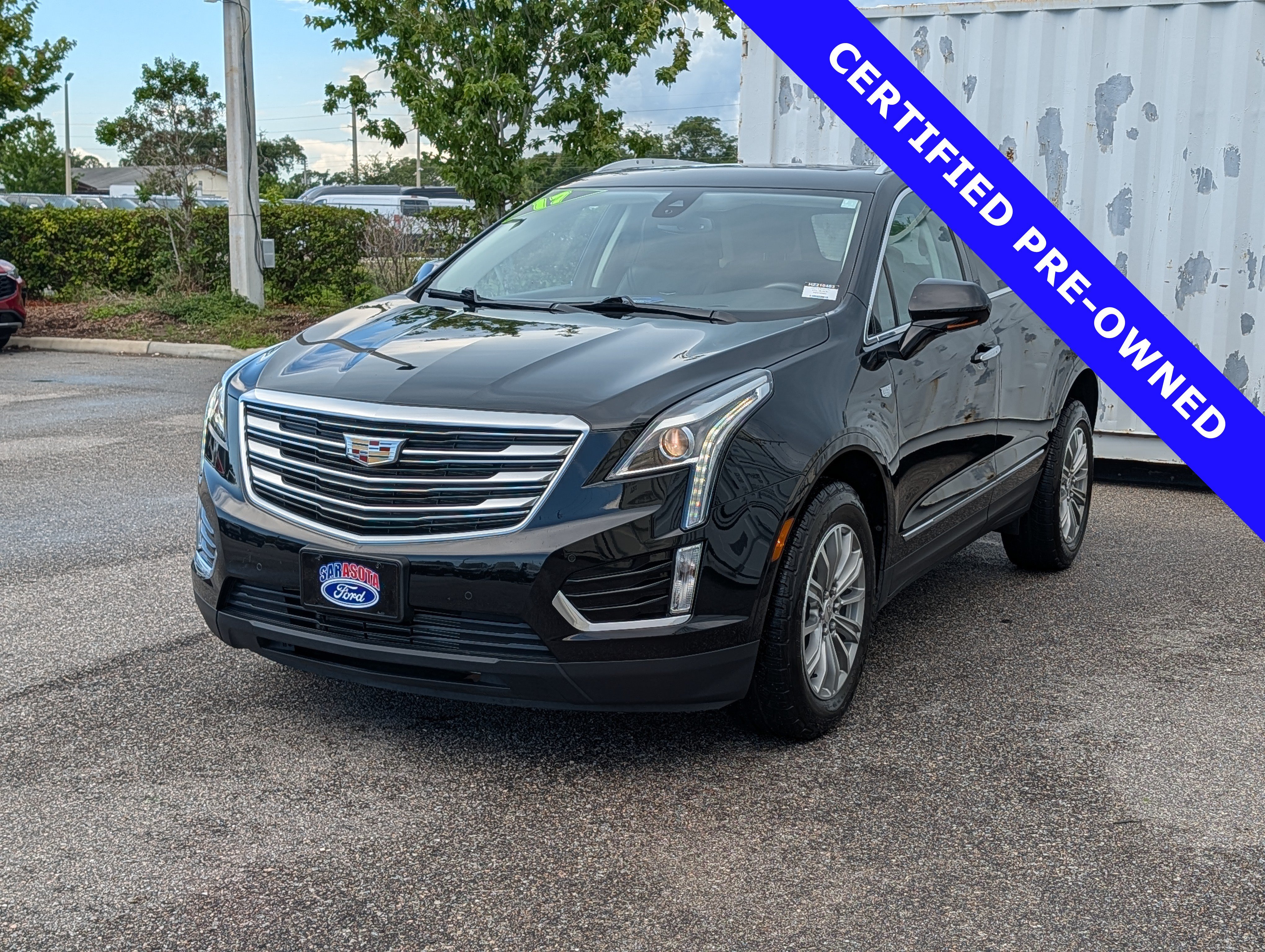 Used 2017 Cadillac XT5 Luxury w/ Driver Awareness Package FWD image 7