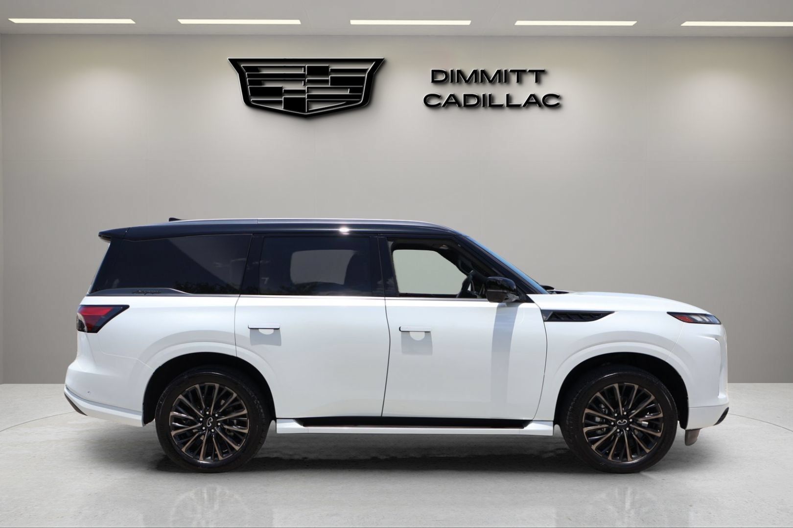 Used 2025 INFINITI QX80 Autograph AWD/4WD image 4