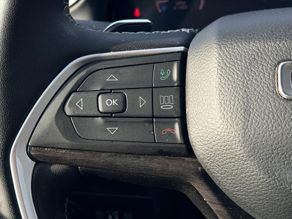 Used 2023 Jeep Grand Cherokee Limited image 22