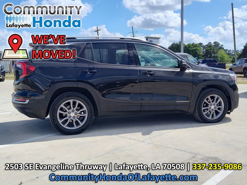 Used 2023 GMC Terrain SLT w/ LPO, Floor Liner Package FWD image 12