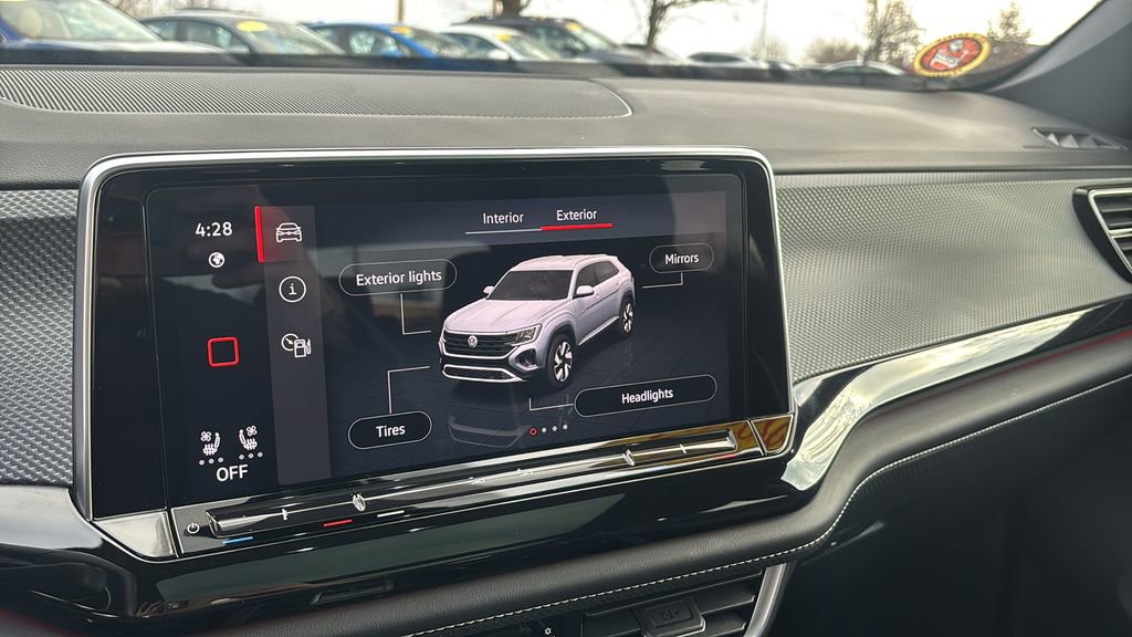 Used 2025 Volkswagen Atlas Cross Sport SEL Premium R-Line image 19