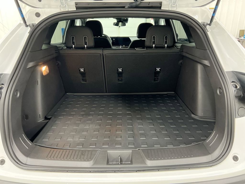 Used 2024 Chevrolet Trax RS w/ Driver Confidence Package image 23