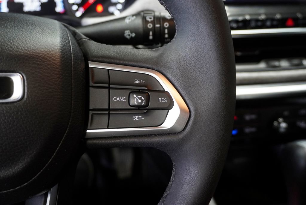 Used 2023 Jeep Compass Latitude image 22