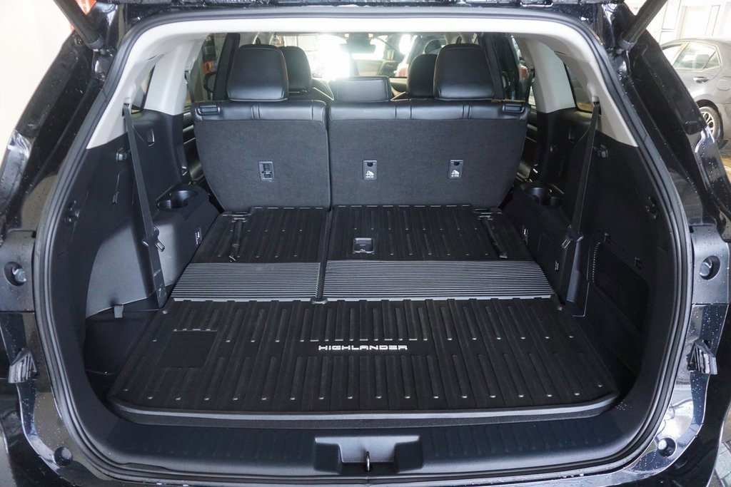 Certified 2023 Toyota Highlander XLE image 15