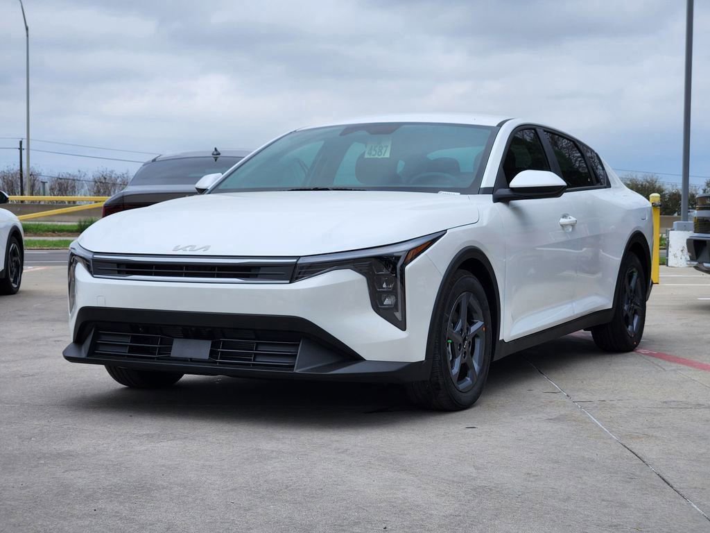 New 2026 Kia K4 FWD image 2