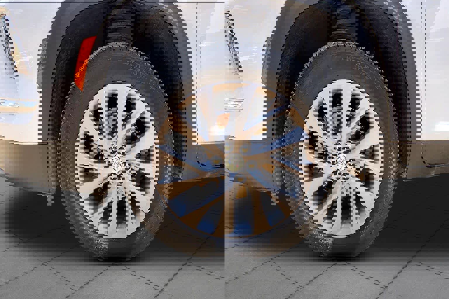 Used 2025 Buick Enclave Preferred FWD image 11