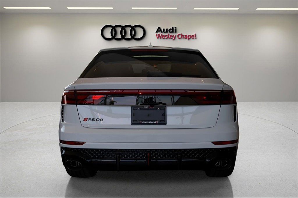 New 2026 Audi RS Q8 performance image 4