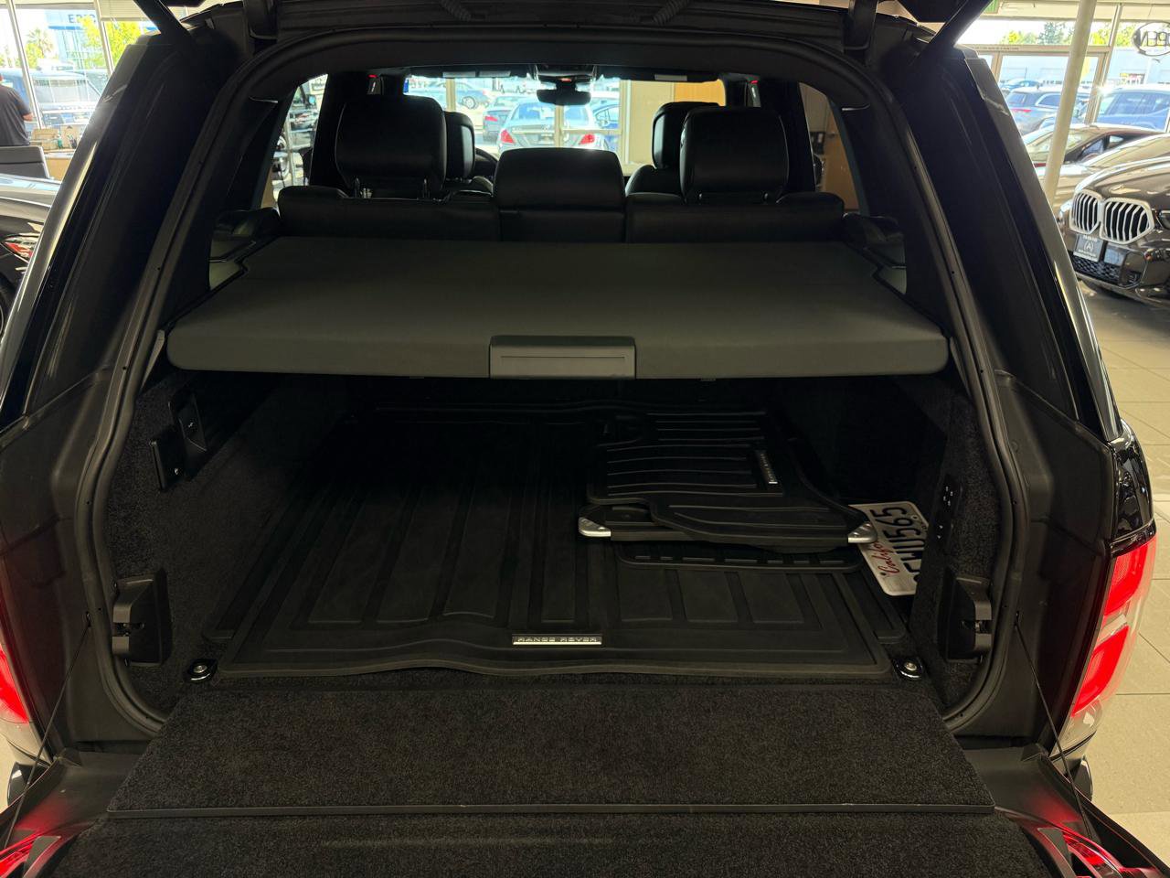 Used 2018 Land Rover Range Rover HSE image 33