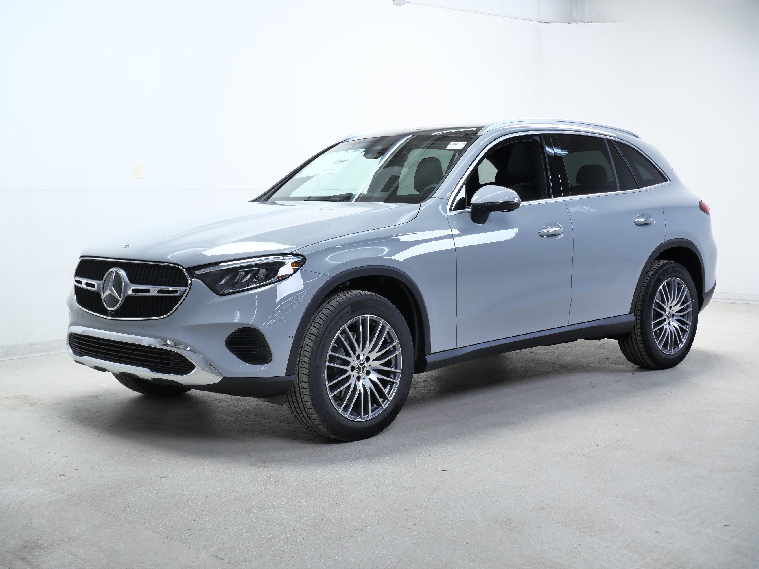 New 2026 Mercedes-Benz GLC 300 4MATIC image 4