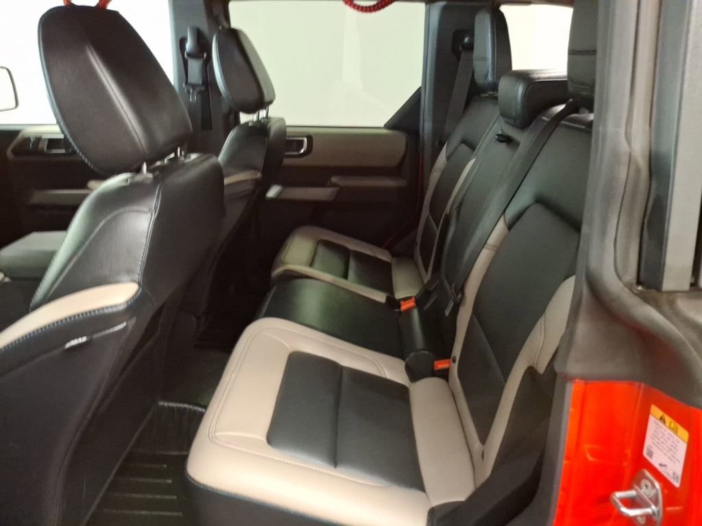 Used 2023 Ford Bronco Wildtrak image 14