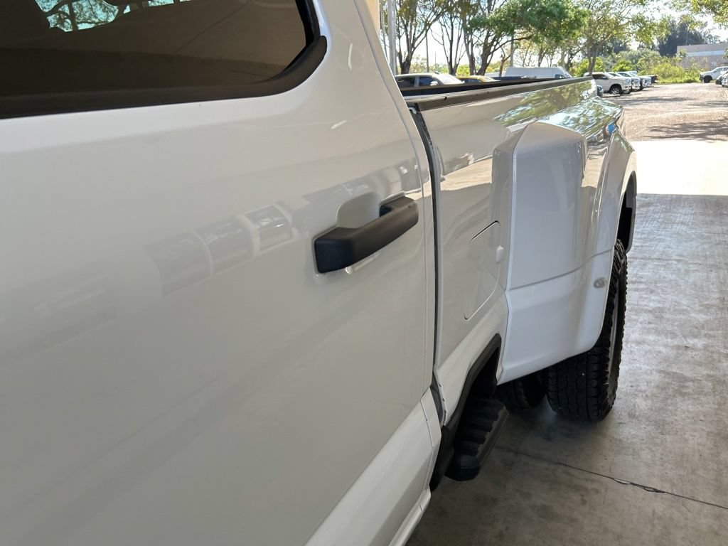 Used 2024 Ford F350 XLT w/ FX4 Off-Road Package AWD/4WD image 18