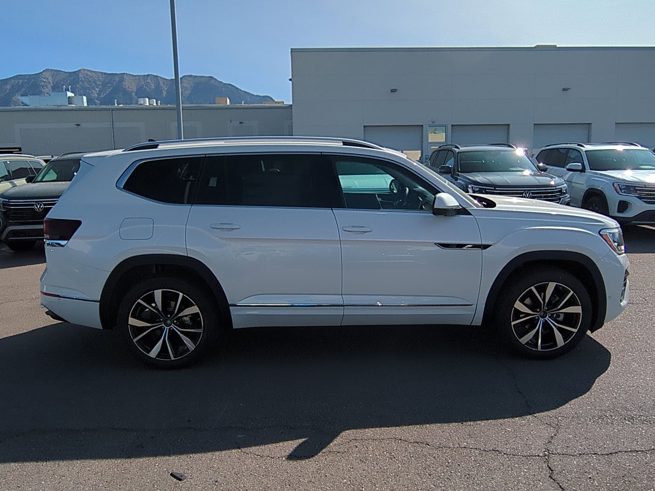 New 2026 Volkswagen Atlas SEL Premium R-Line image 2