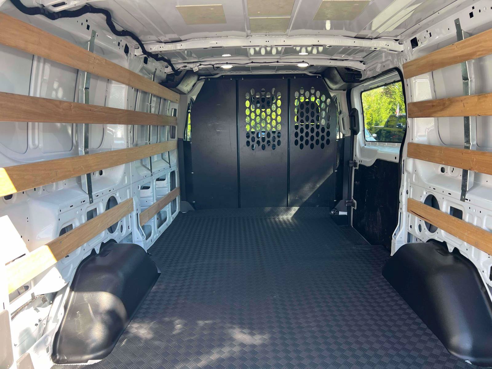 Used 2025 Ford Transit 250 Low Roof w/ Exterior Upgrade Package RWD image 10
