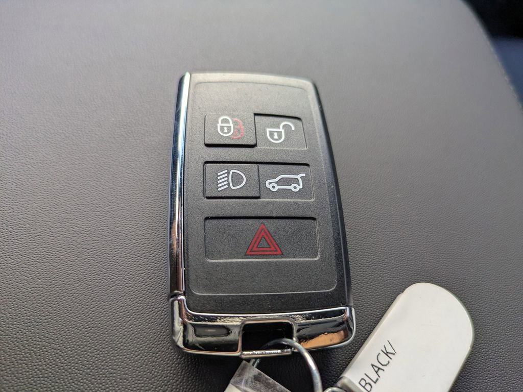 New 2026 Land Rover Range Rover Long Wheelbase SE image 31