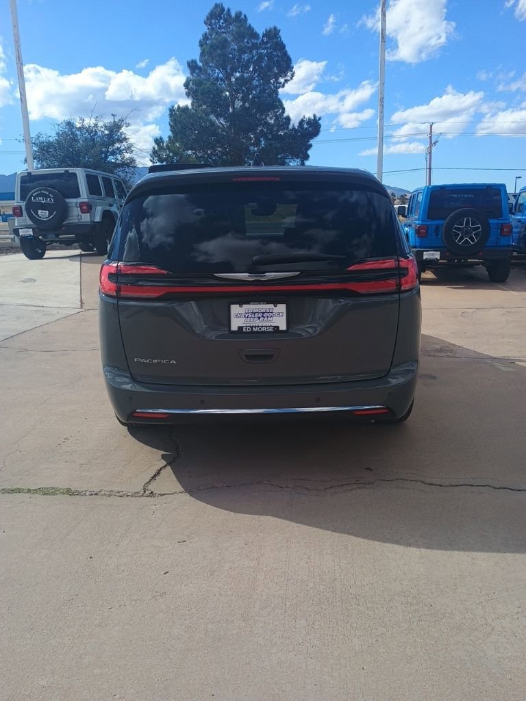 New 2025 Chrysler Pacifica Select image 6