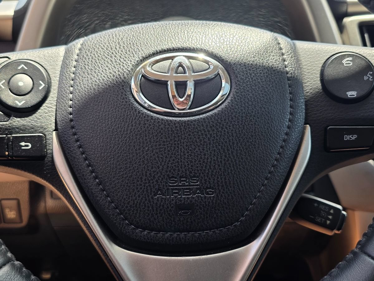 Used 2015 Toyota RAV4 Limited w/ Technology Package FWD image 33
