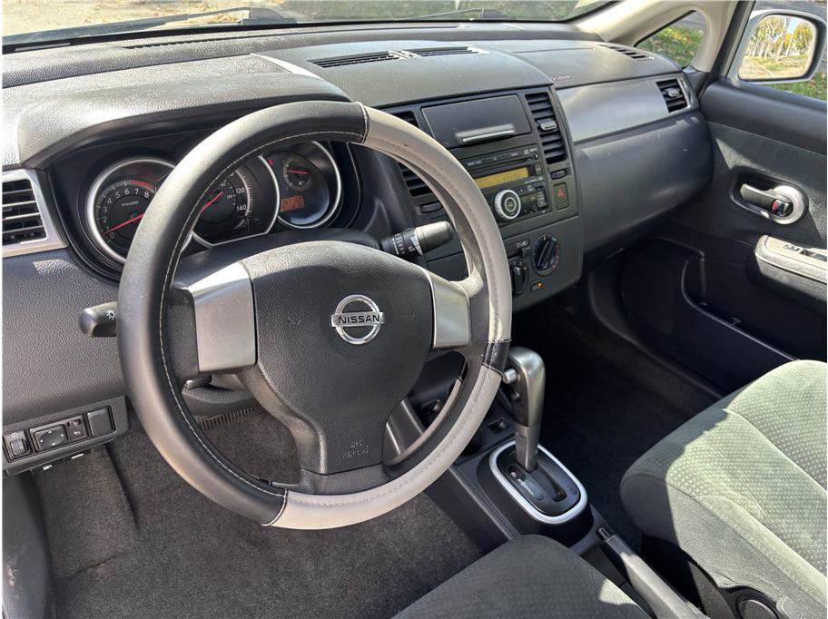 Used 2011 Nissan Versa 1.8 S image 10