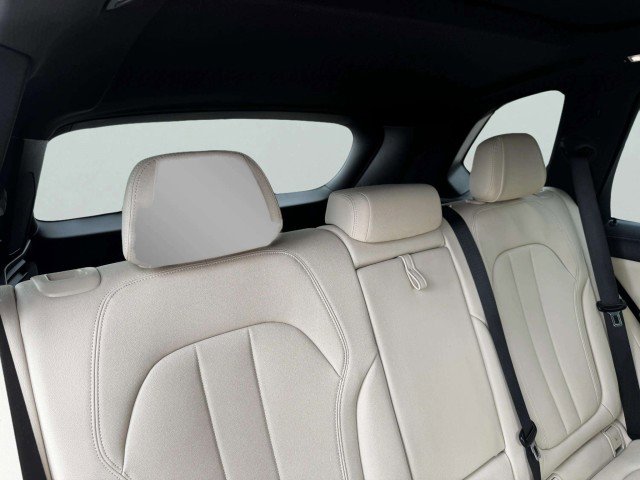 Used 2021 BMW X5 xDrive40i w/ Premium Package image 49