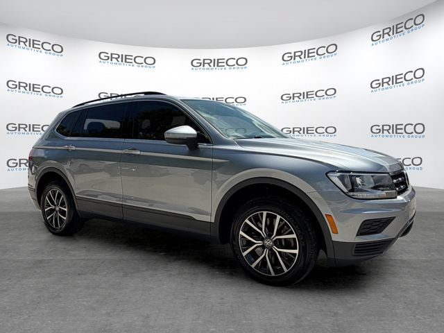 Used 2019 Volkswagen Tiguan SE w/ Panoramic Sunroof Package FWD image 1