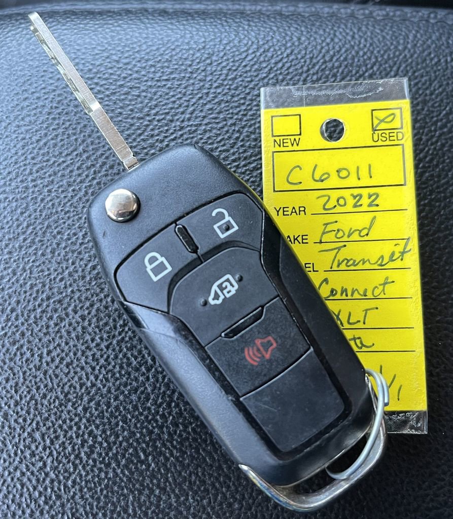 Used 2022 Ford Transit Connect XLT image 17