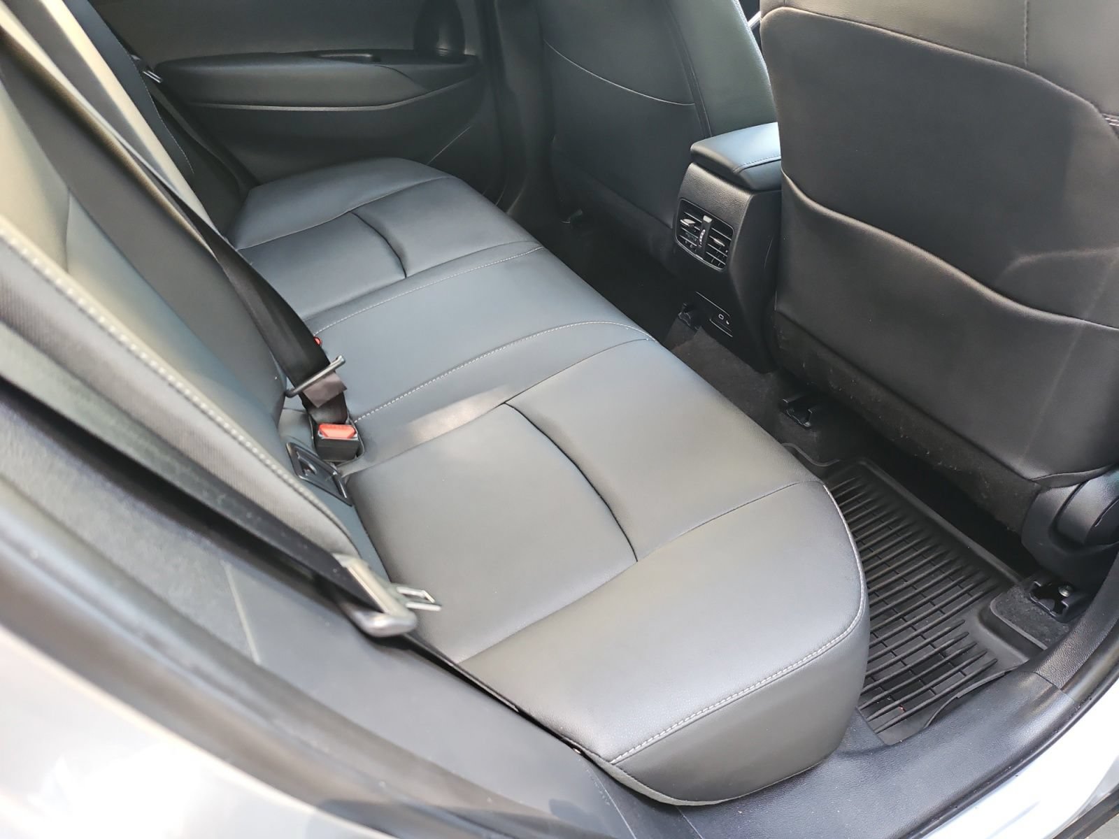 Used 2026 Toyota Corolla Cross XLE w/ Convenience Package FWD image 32